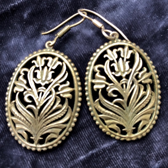 Fleur de lis earrings - Picture 6 of 6